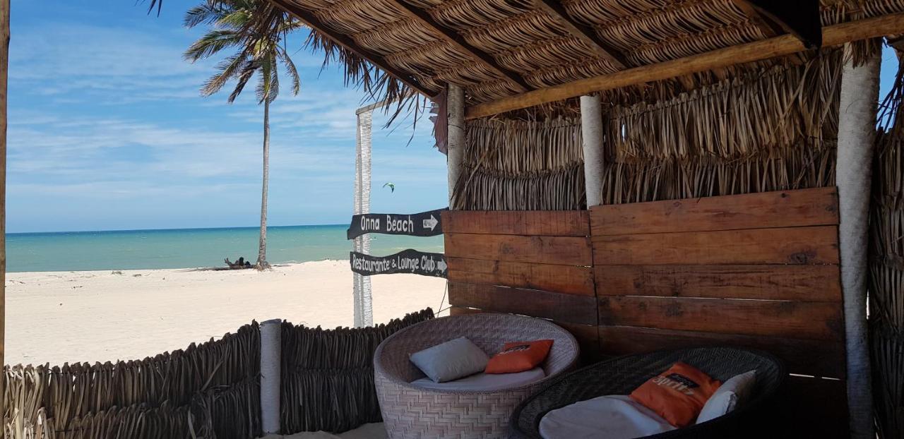 Hotel Pousada Onna Beach Кумбуко Экстерьер фото